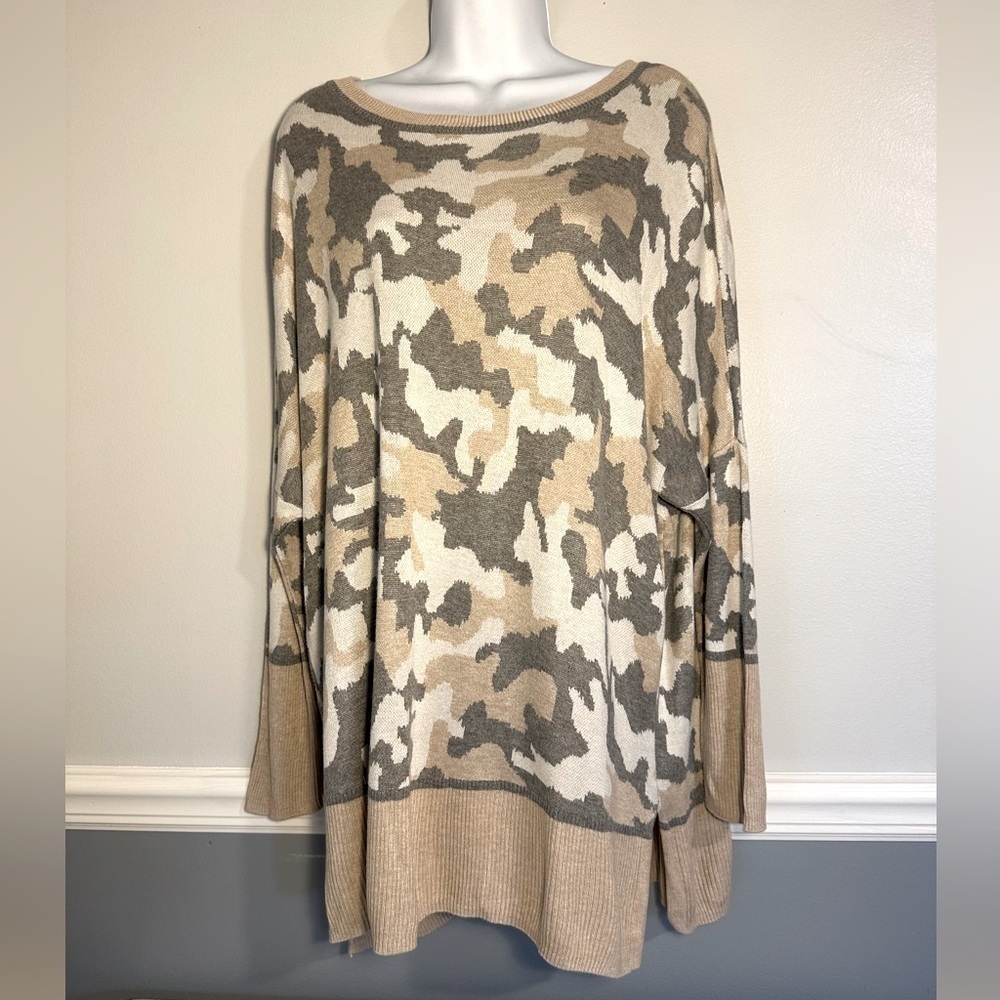 New Direction Camouflage Sweater Large